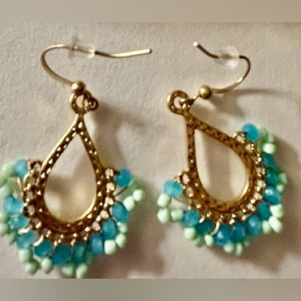Earrings Vintage Turquoise faceted beads & aqua seed beads. Pierced, Goldtone
